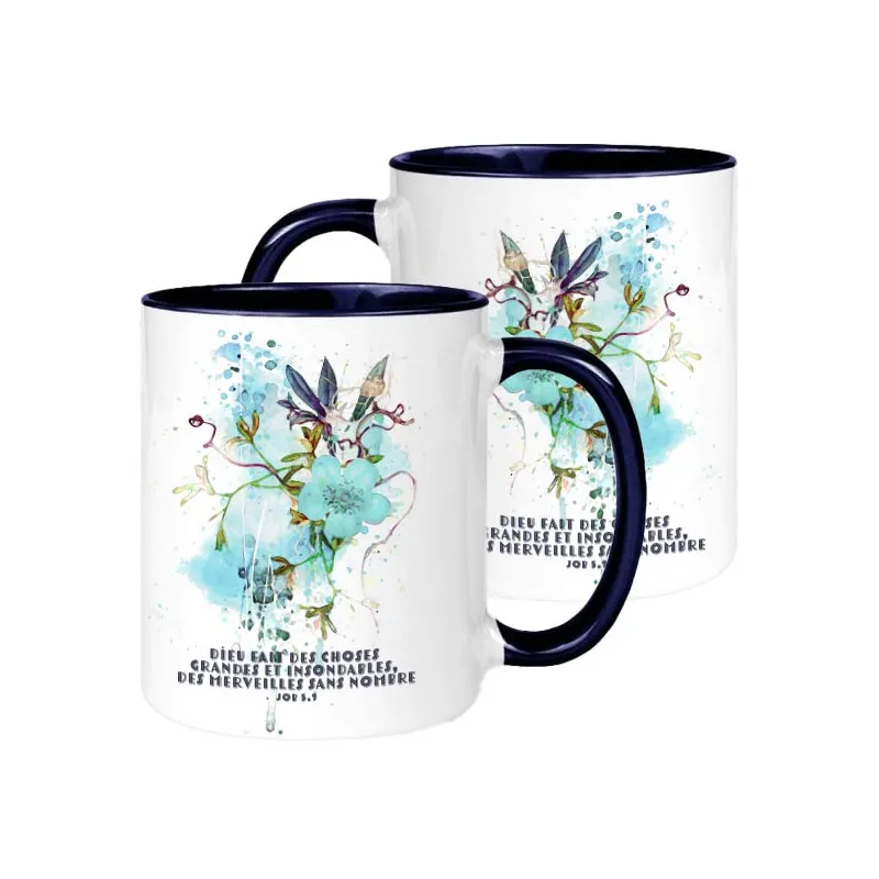Mug bicolore blanc/bleu marine, « Dieu fait des choses grandess […] » - Job 5.9