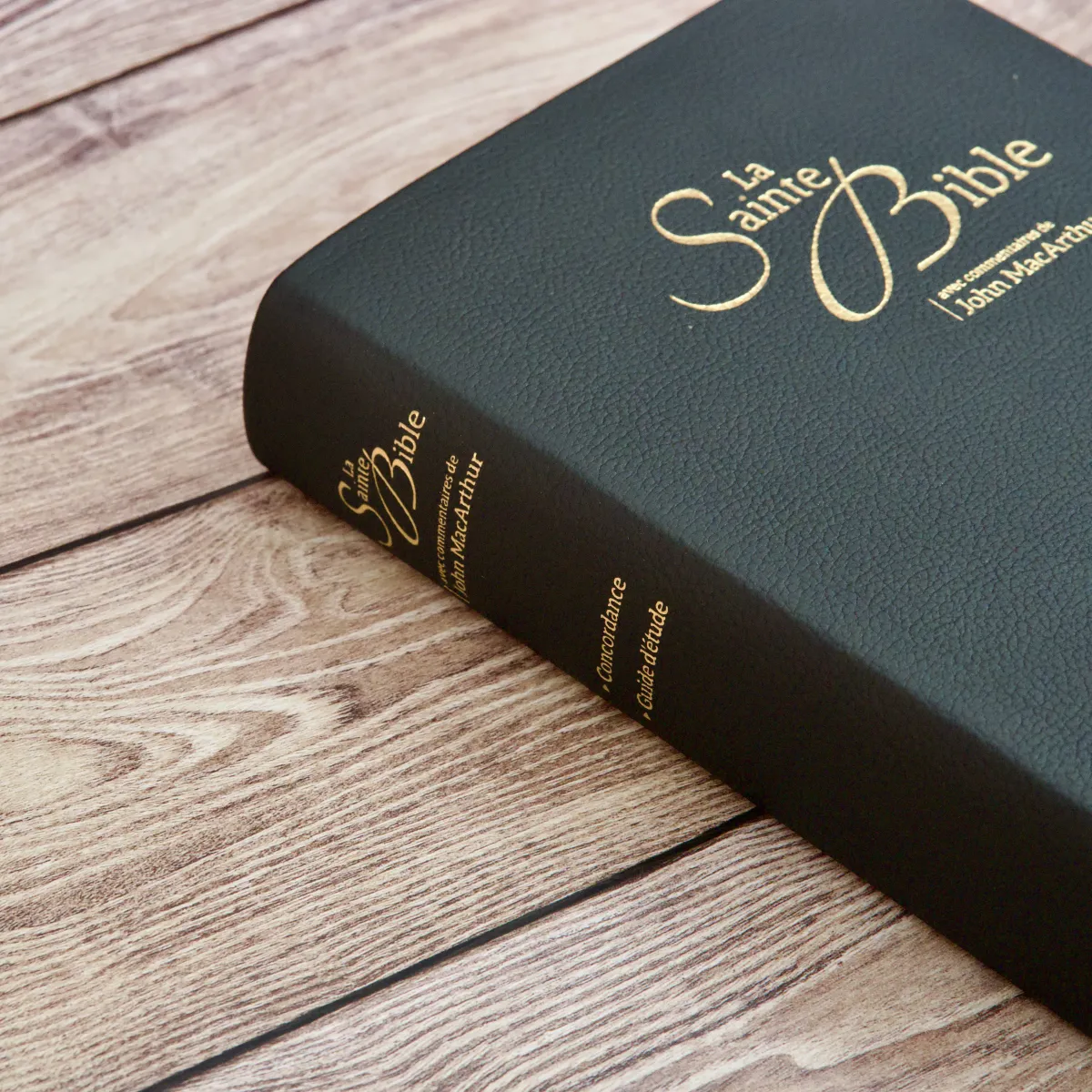 Bible d'étude Segond NEG MacArthur, noire - couverture souple, cuir véritable, tranche or, avec...