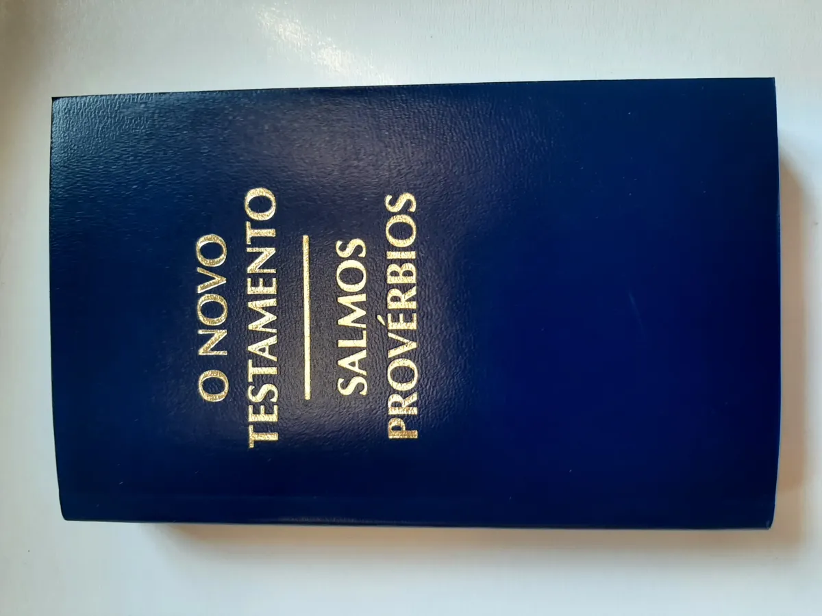 Portugais, Nouveau Testament Almeida Corrigé Fiel, avec Psaumes & Proverbes, broché, bleu - gros...
